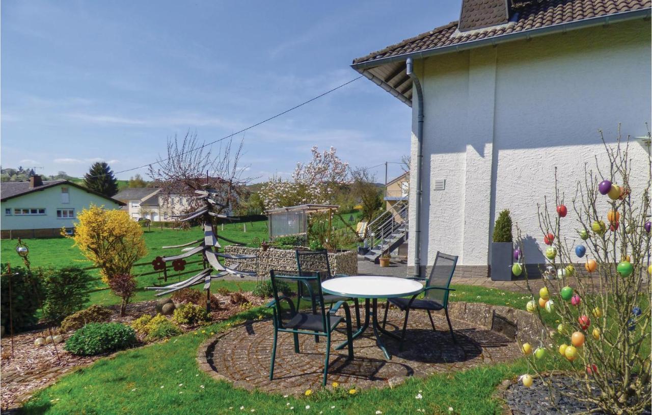 Cozy Apartment In Koerperich-Obersgegen With Wifi Korperich エクステリア 写真